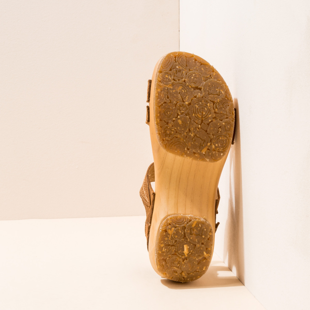 Sandales confortables plateforme en bois de pin naturel - Cuivre - El naturalista