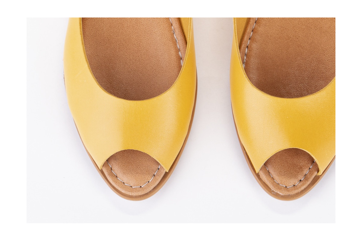 Sandales plates en cuir lisse - Jaune - Lince