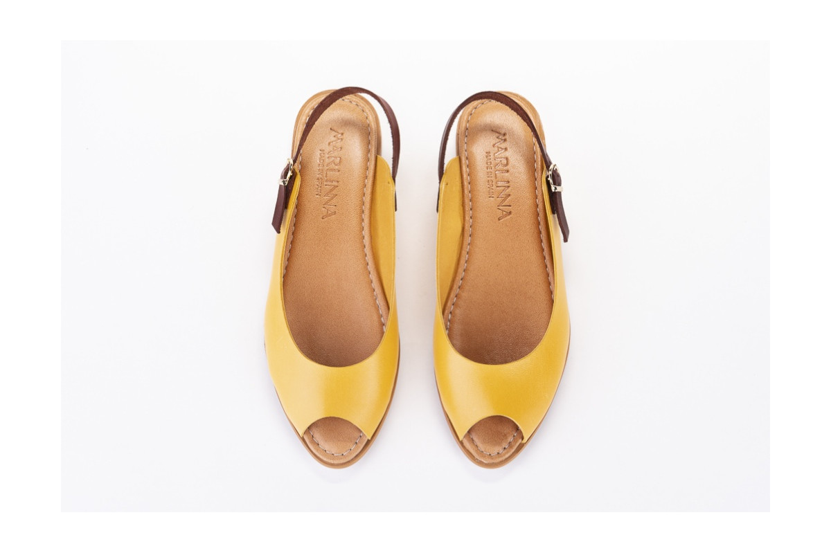 Sandales plates en cuir lisse - Jaune - Lince