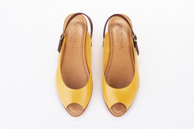 Sandales plates en cuir lisse - Jaune - Lince