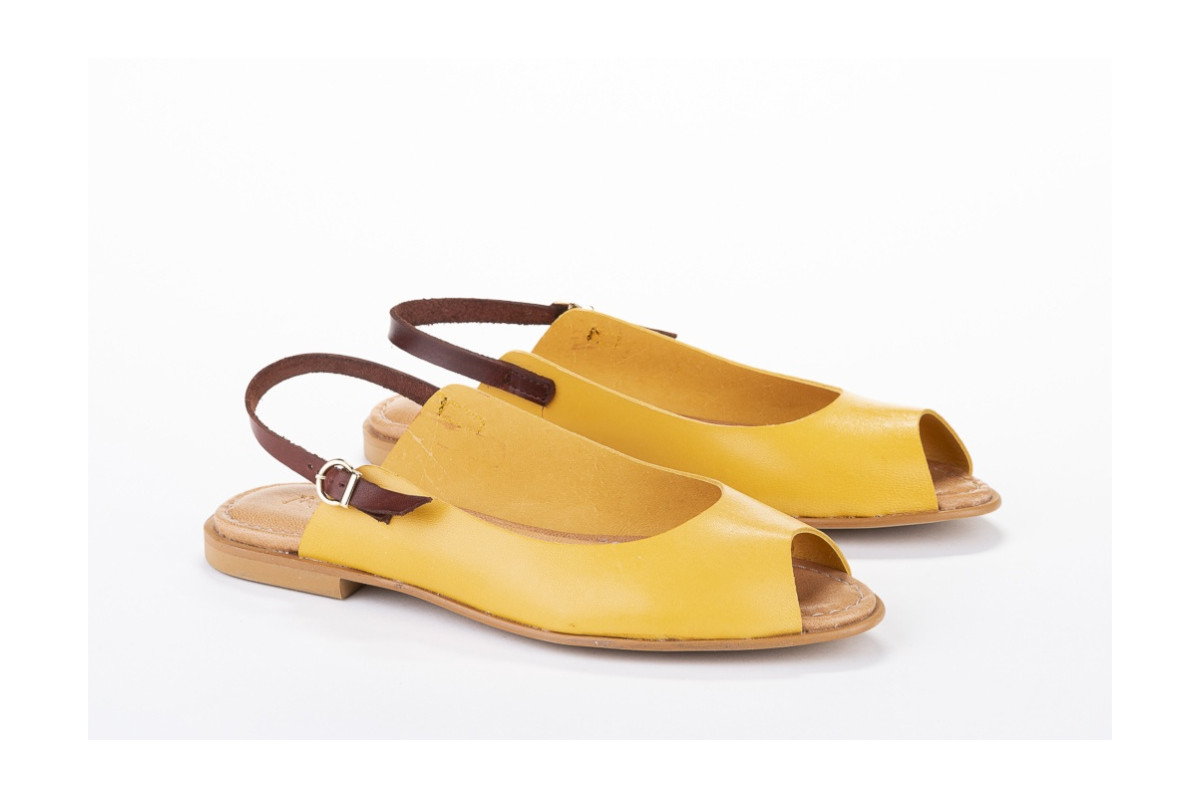 Sandales plates en cuir lisse - Jaune - Lince