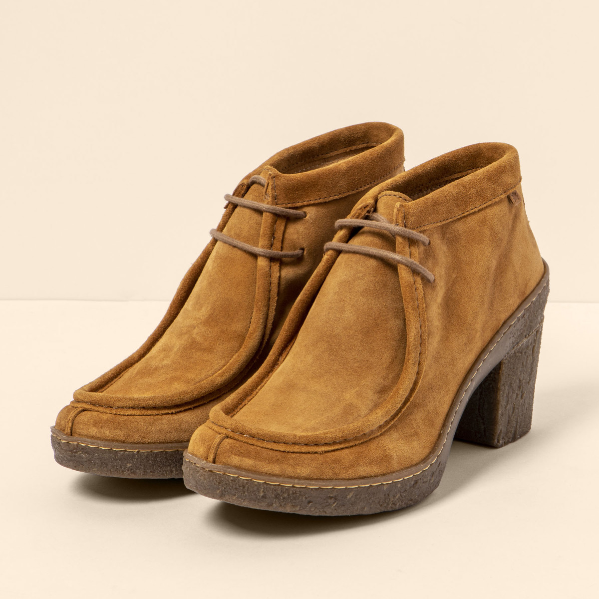 Low boots en cuir suede a talon Marron Femme El naturalista Elorell