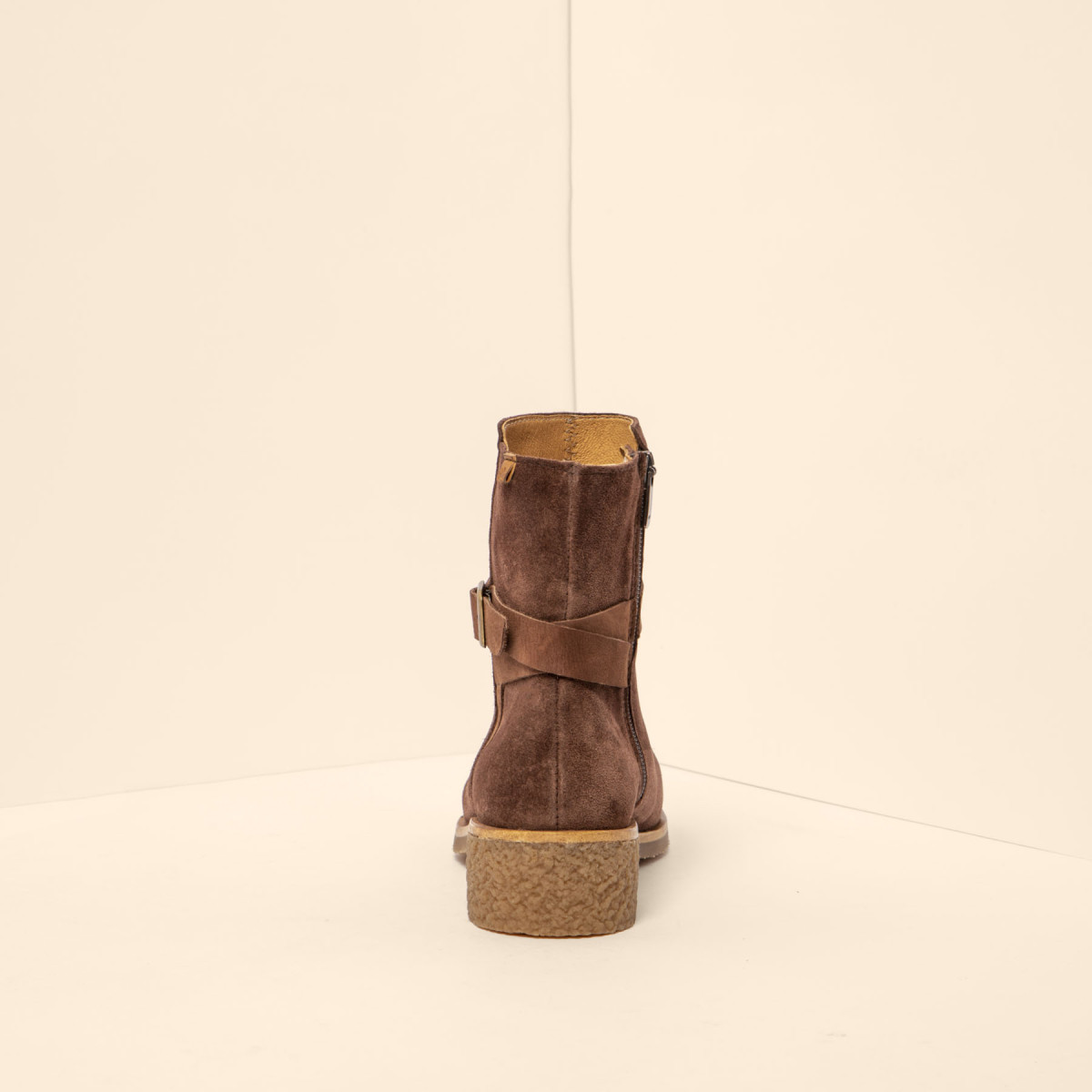 Bottines en cuir suédé à boucle - Marron - El naturalista